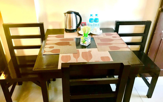 V.F. Riton Apartelle