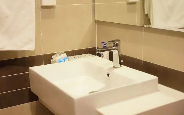 MK Rivergate Apartment - FREE POOL & GYM