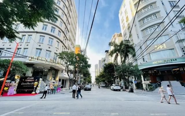 Queen Palace Hotel