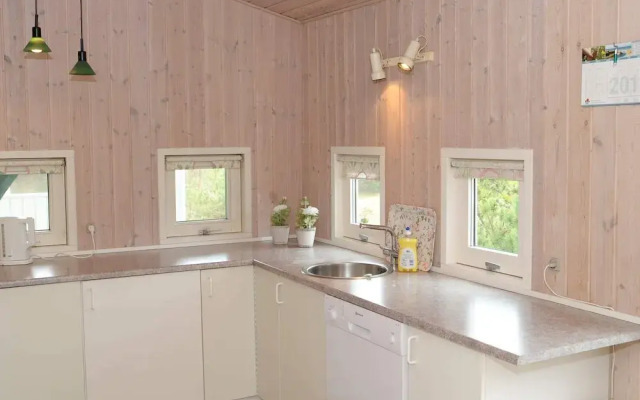 6 Person Holiday Home in Blavand