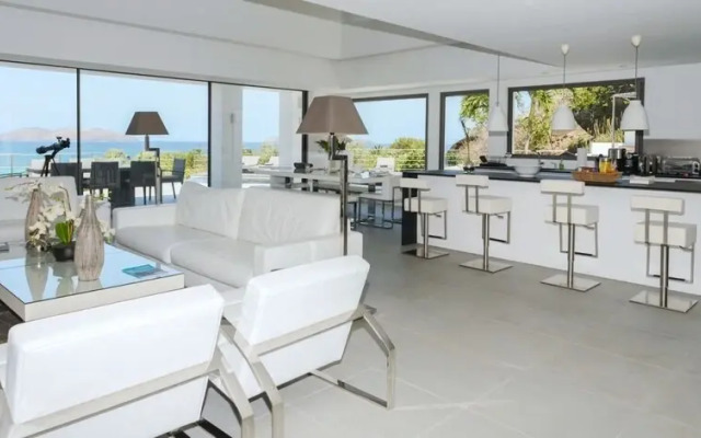 Villa Avenstar