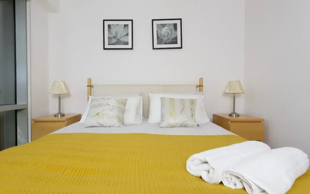 Live in Leeds Millenium Square Apartment