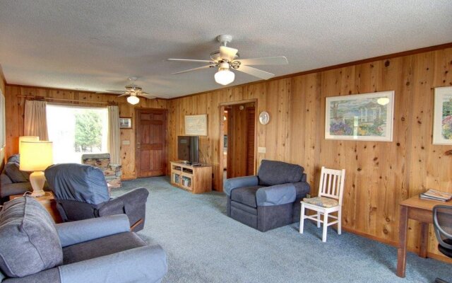 Do-little Dock 3 Bedroom Home by RedAwning