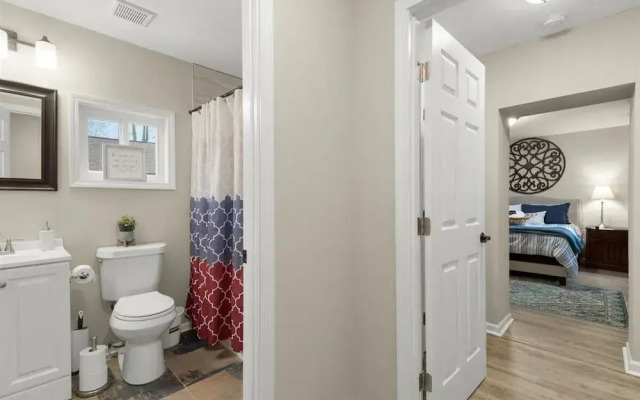1087 Windsor