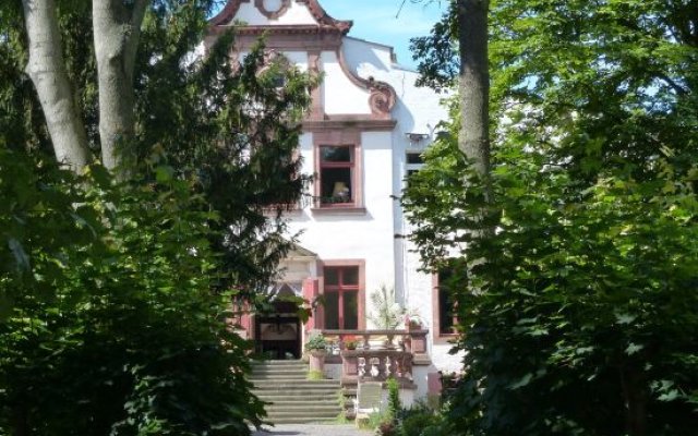 Herrenhaus Schmoelen