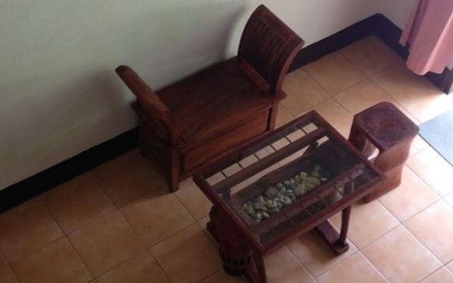 Baan Chang Residence