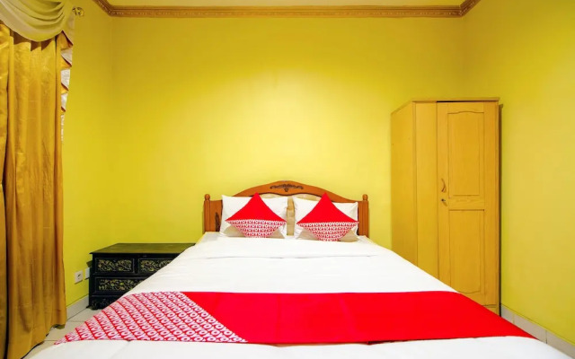 OYO 1770 Hotel Mawar Saron 2