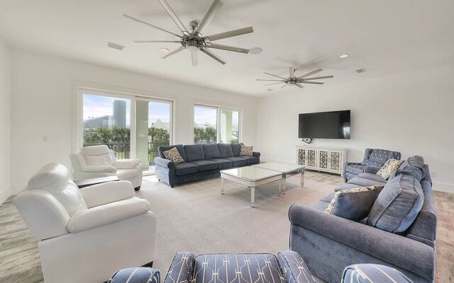 Neptune's Nest by Five Star Properties