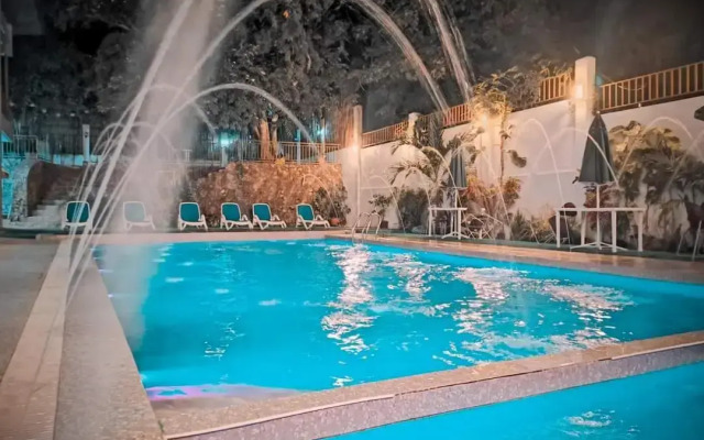Charms Hotel