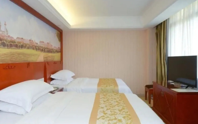 Vienna Hotel Guigang Central Square