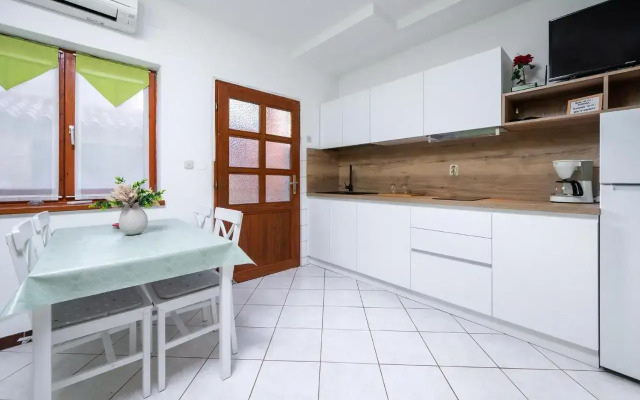 Apartment Peroj III