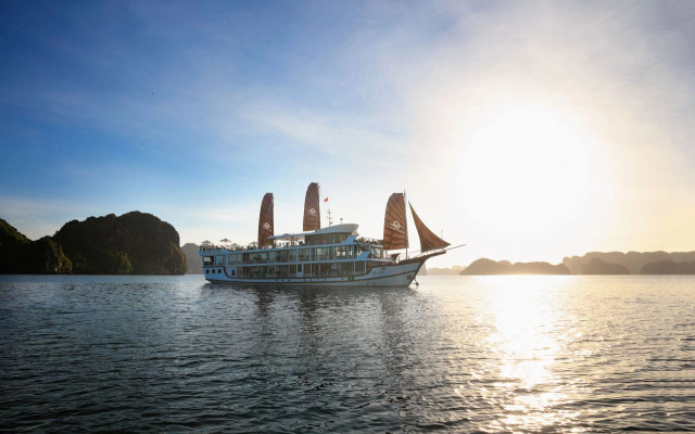 V'Spirit Cruise