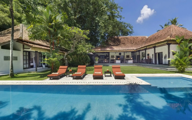 Villa Eight