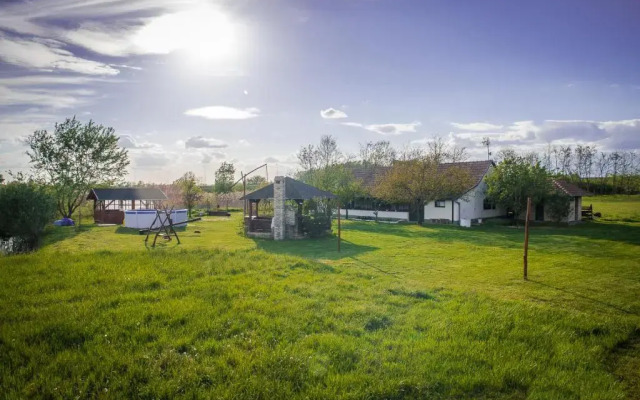 Etno Salaš - Etno Ranch - Seosko Turističko Domaćinstvo
