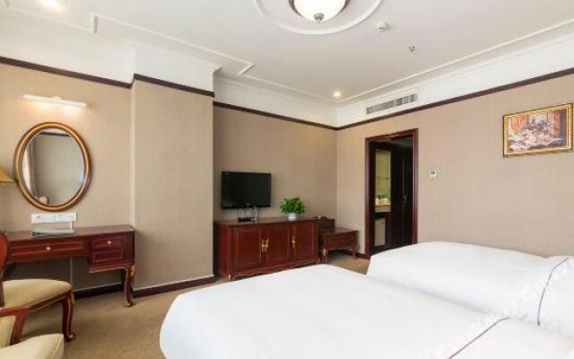 Jinan Longdu International Minghu Hotel