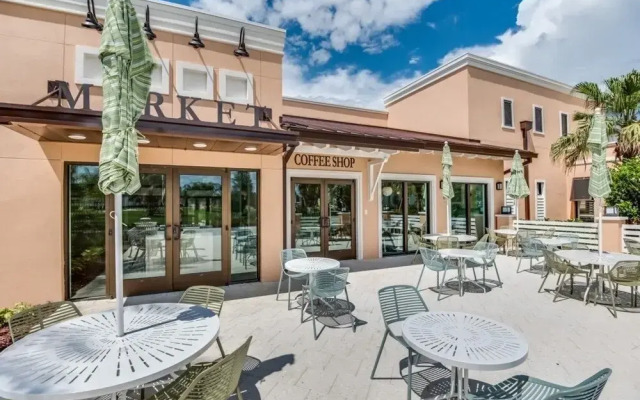Orlando Newest Resort Community Town Home 5 Bedroom Townhouse by Redawning