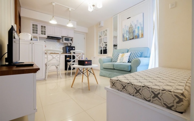 Easy Access to The Mall and Exclusive 2BR Bassura City Apartment – Guest Rooms – Jakarta