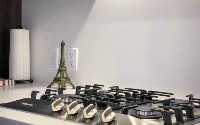 Charming Oasis Close to Airport & Downtown