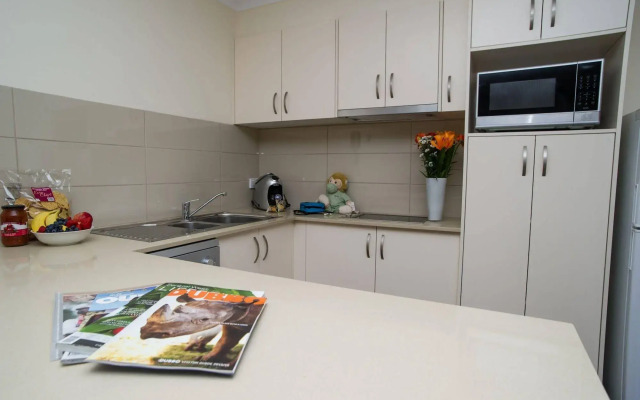 Manera Heights Apartment Motel