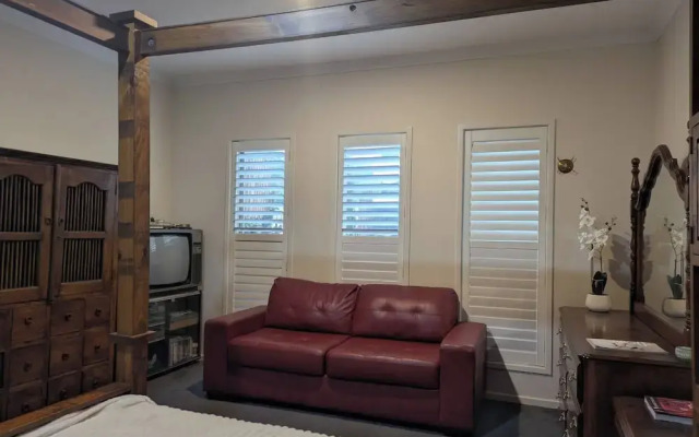 Cosy Spacious Hill Holiday Home