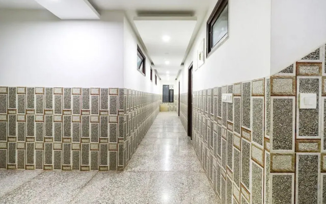 OYO 62748 Hotel Zeenat