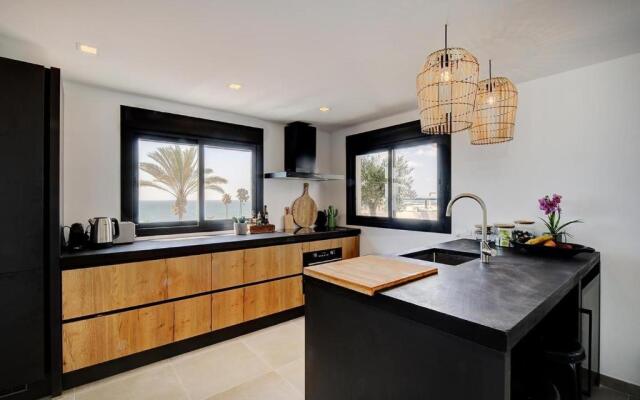 Renovated townhouse San Roque 85