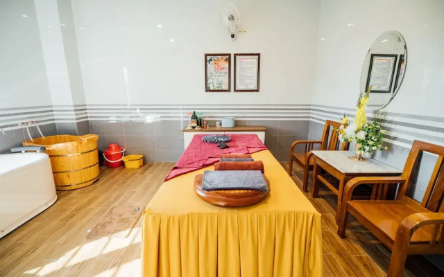 Nam Hong Hotel