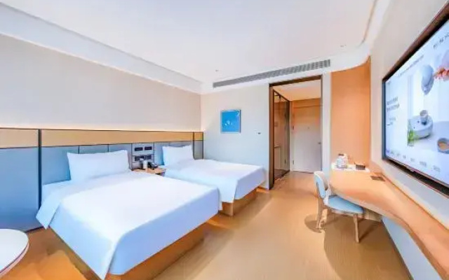 Ji Hotel (Neijiang Normal University Wansheng Tianjie Store)
