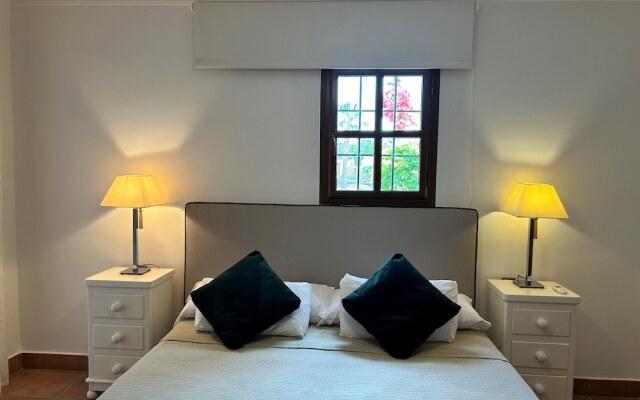 The Lodge - Desert Springs