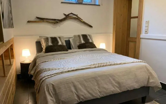 Studio - Tour d'HÉLOÏSE - 10' de Bruxelles