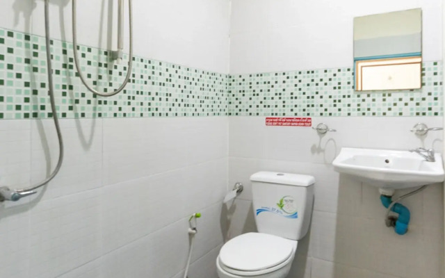 OYO 75304 Riverside Guesthouse