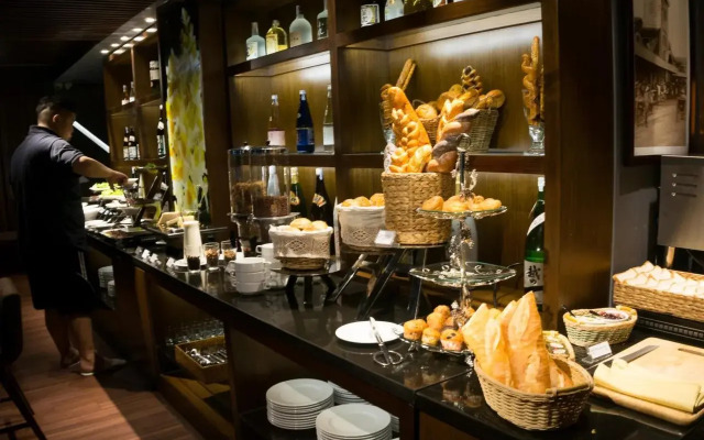Silverland Sakyo Hotel & Spa