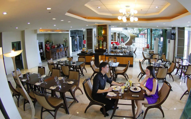 Sarrosa International Hotel and Residential Suites