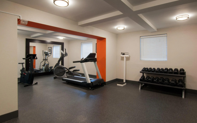 Holiday Inn Express Hotel & Suites Spence Lane by IHG