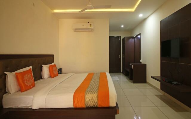 OYO 8095 Hotel Taj Castle