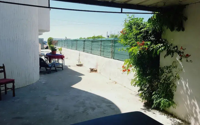 Beach Front Studio Apartment Tonnarella