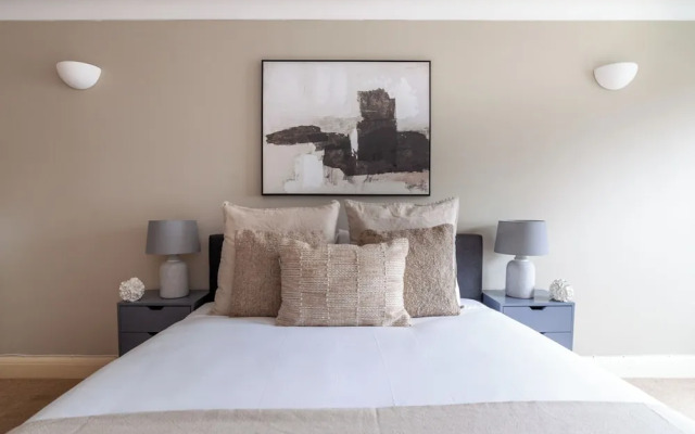Modern Dalston Apartment