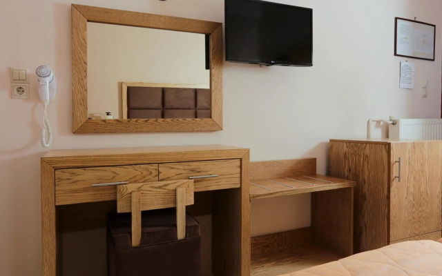 Aktaion Hotel