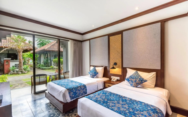 Lovina Beach Club & Resort