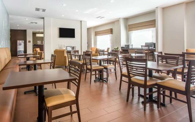Sleep Inn & Suites