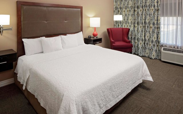 Hampton Inn & Suites Denton