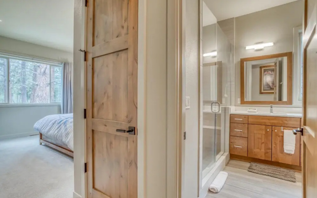 Pine Post Lodge