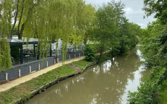 Host Stay Waterfront