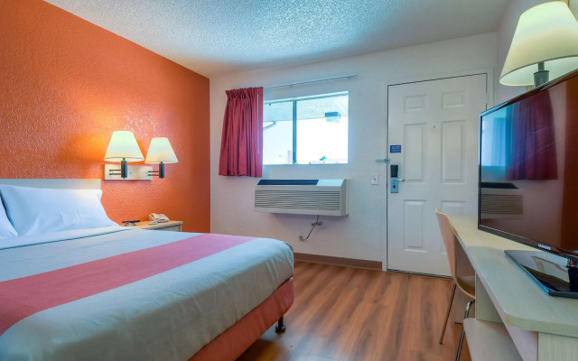 Motel 6 Rowland Heights, CA - Los Angeles - Pomona