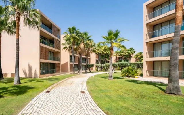 Luxury 3BR 7 pools Beach 200 m