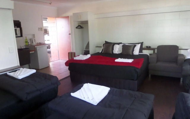 Motel Oasis
