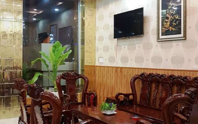 Thi Long Phung Hotel