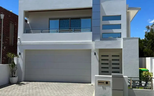 Ultra Stylish Fremantle Area