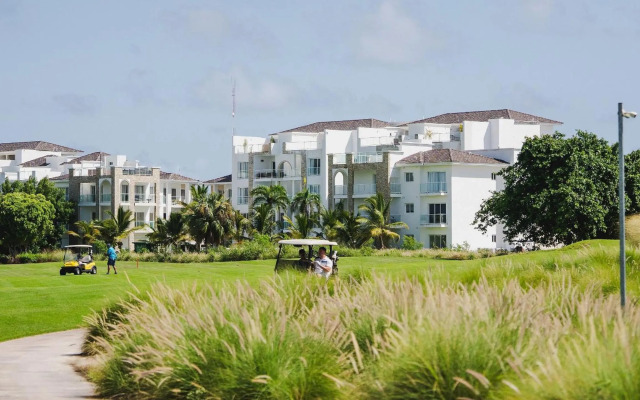 Relax Apto Pool And Golf View in Cana Pearl