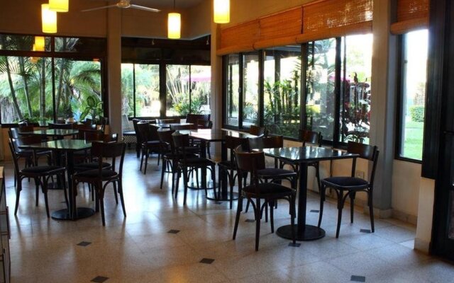 Asterión Hotel - Turismo y Negocios